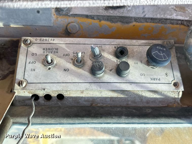 image for item NS9231 1979 Caterpillar 930 wheel loader