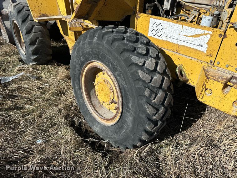 image for item NS9231 1979 Caterpillar 930 wheel loader