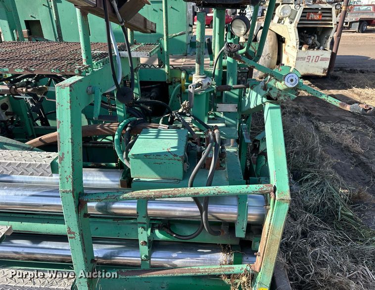 image for item NS9232 1989 Barber Greene 220B paver