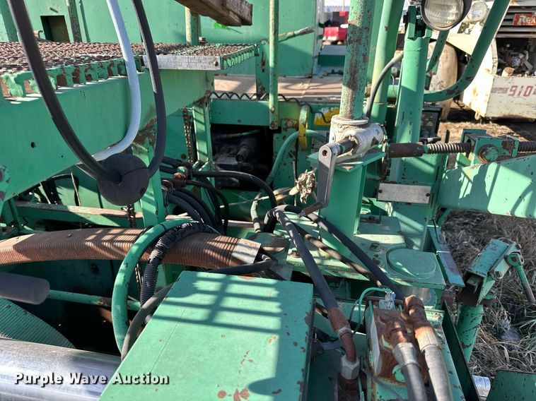 image for item NS9232 1989 Barber Greene 220B paver