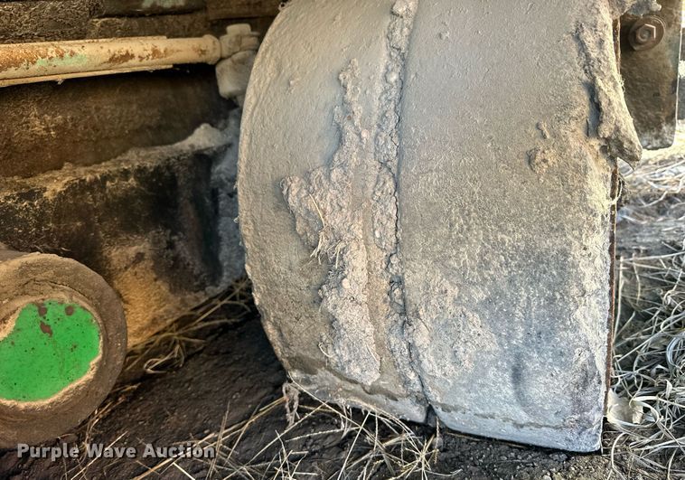 image for item NS9232 1989 Barber Greene 220B paver