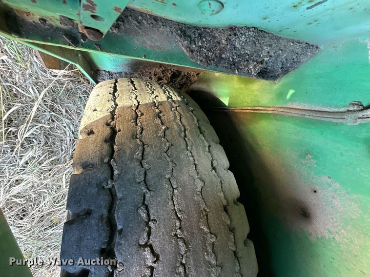 image for item NS9232 1989 Barber Greene 220B paver