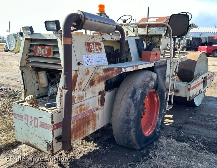 image for item NS9233 Rex SP910 single drum vibratory roller