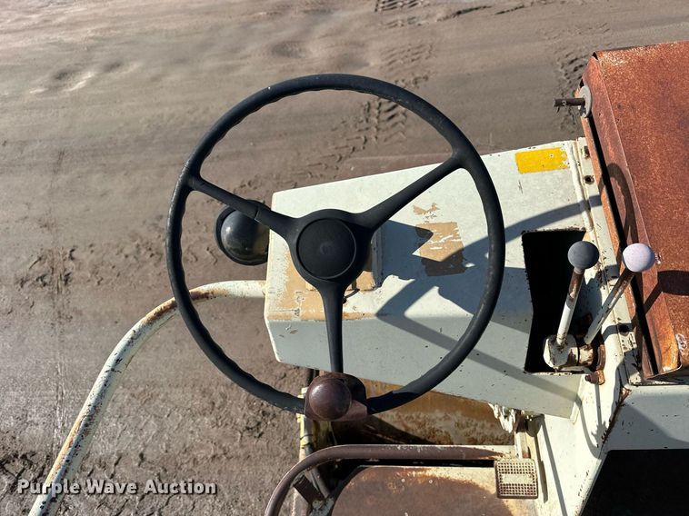 image for item NS9233 Rex SP910 single drum vibratory roller