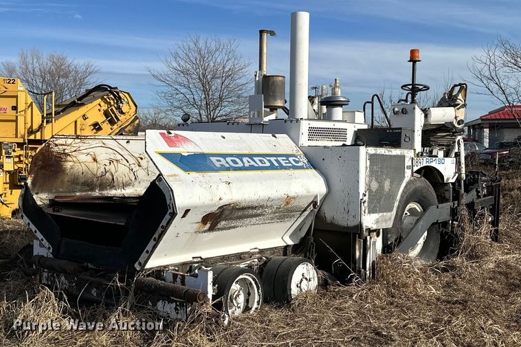 image for item NS9234 2006 Roadtec RP190 paver