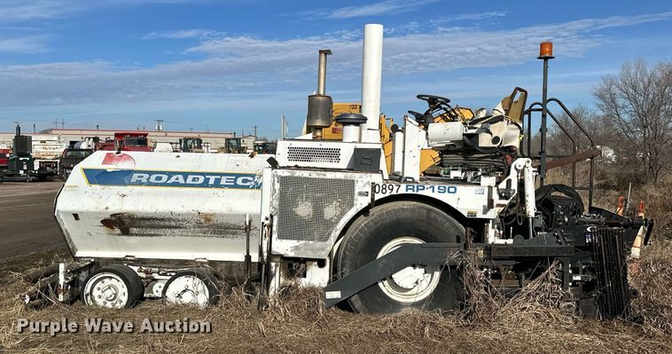 image for item NS9234 2006 Roadtec RP190 paver