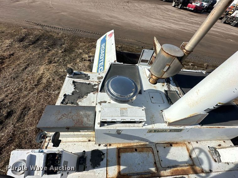 image for item NS9234 2006 Roadtec RP190 paver