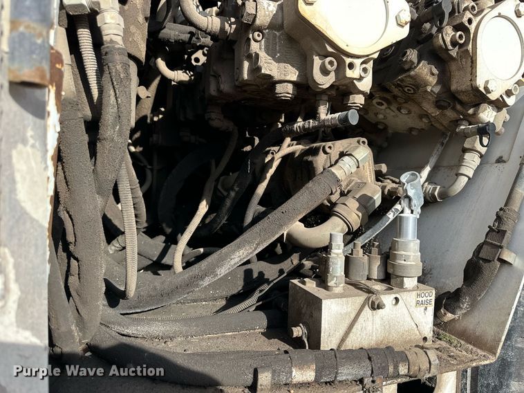 image for item NS9234 2006 Roadtec RP190 paver