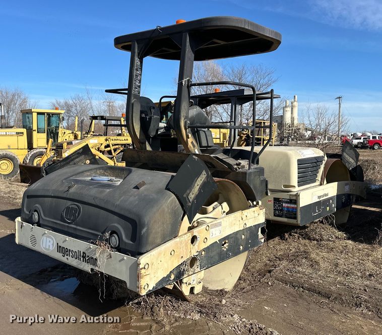 image for item NS9235 2005 Ingersoll Rand DD118HF double drum roller