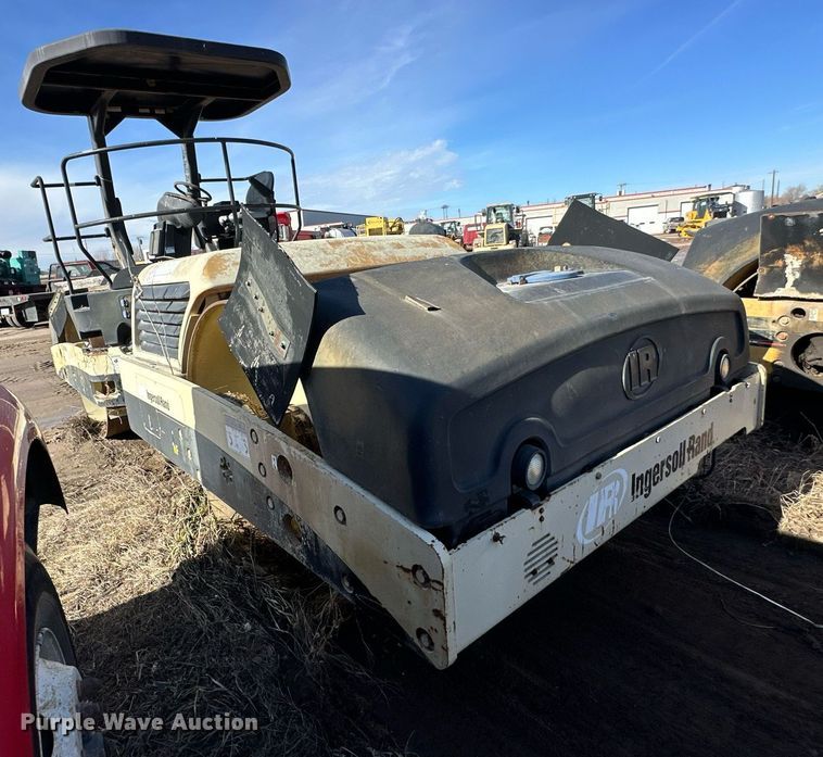 image for item NS9235 2005 Ingersoll Rand DD118HF double drum roller