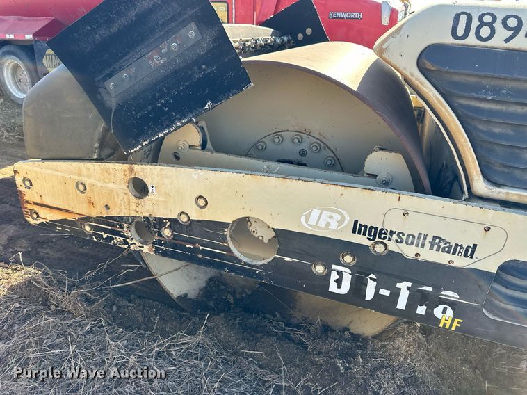 image for item NS9235 2005 Ingersoll Rand DD118HF double drum roller