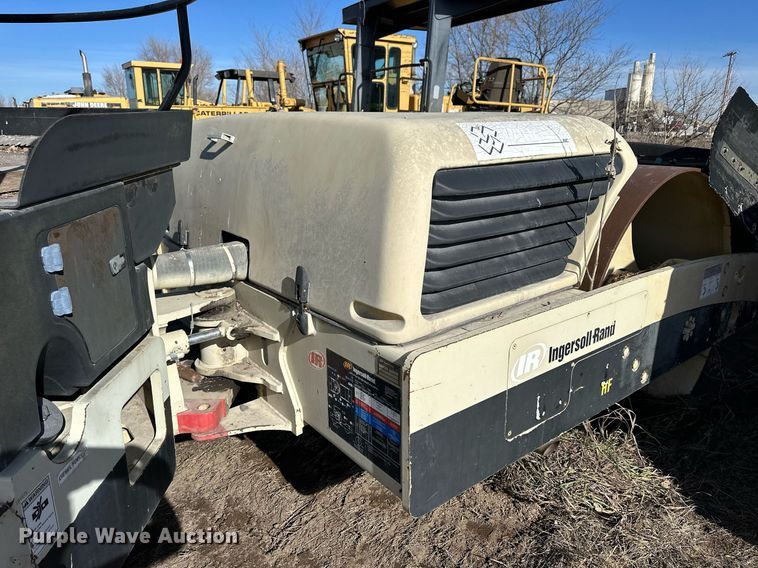 image for item NS9235 2005 Ingersoll Rand DD118HF double drum roller