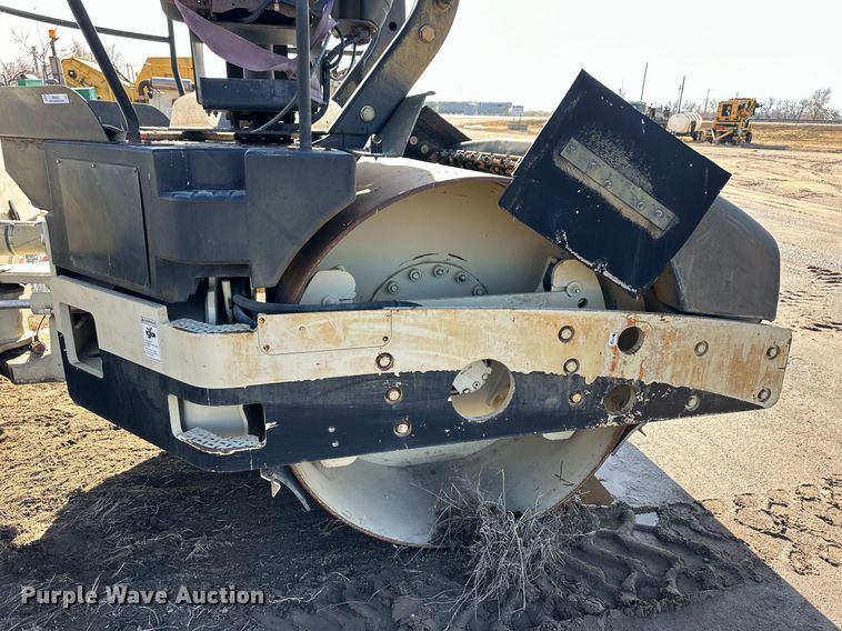 image for item NS9235 2005 Ingersoll Rand DD118HF double drum roller