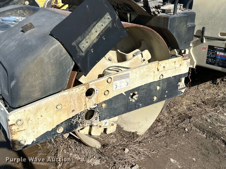 image for item NS9235 2005 Ingersoll Rand DD118HF double drum roller