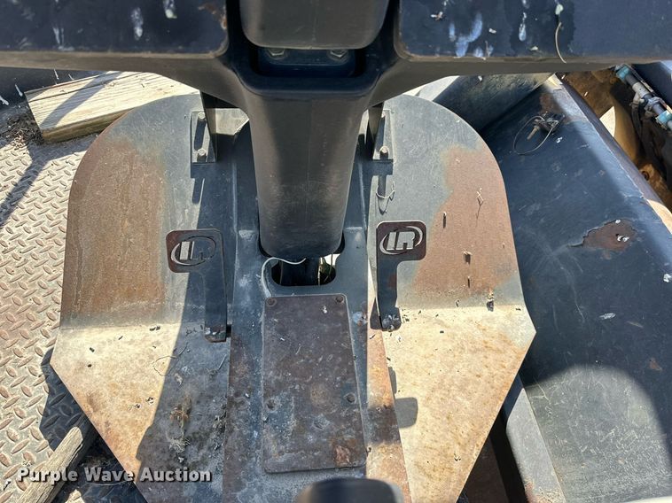 image for item NS9235 2005 Ingersoll Rand DD118HF double drum roller