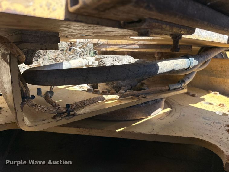 image for item NS9236 2000 Caterpillar CB-634C double drum vibratory roller