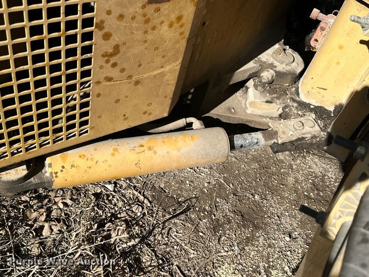 image for item NS9236 2000 Caterpillar CB-634C double drum vibratory roller