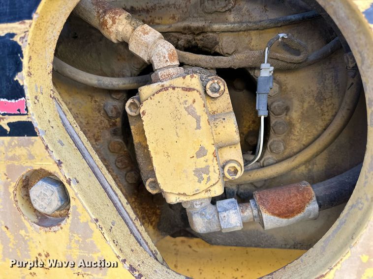 image for item NS9236 2000 Caterpillar CB-634C double drum vibratory roller