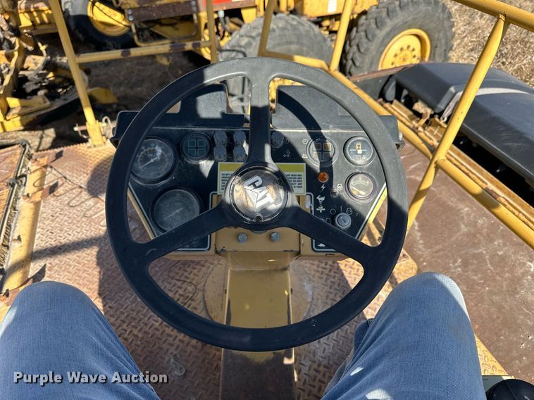 image for item NS9236 2000 Caterpillar CB-634C double drum vibratory roller