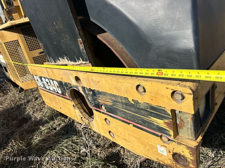 image for item NS9236 2000 Caterpillar CB-634C double drum vibratory roller