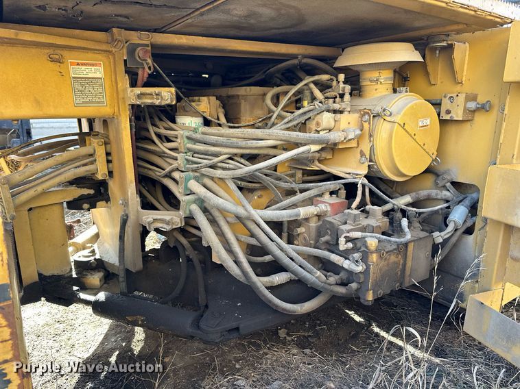 image for item NS9236 2000 Caterpillar CB-634C double drum vibratory roller