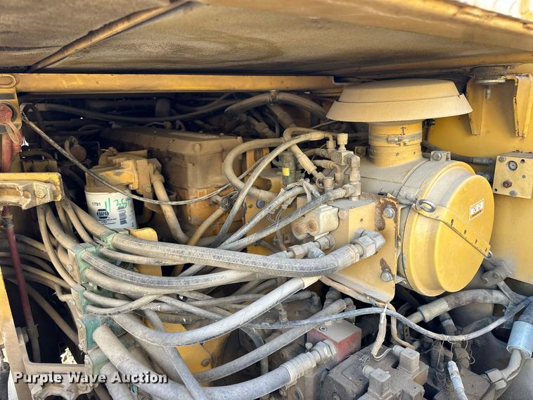 image for item NS9236 2000 Caterpillar CB-634C double drum vibratory roller