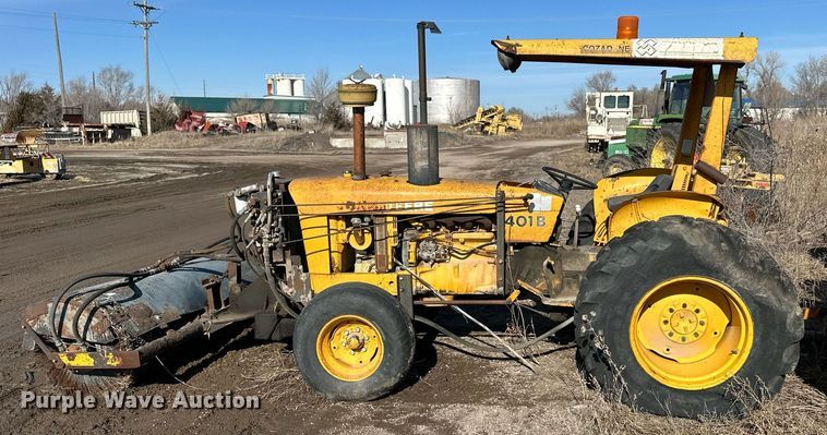 image for item NS9238 John Deere 401B tractor