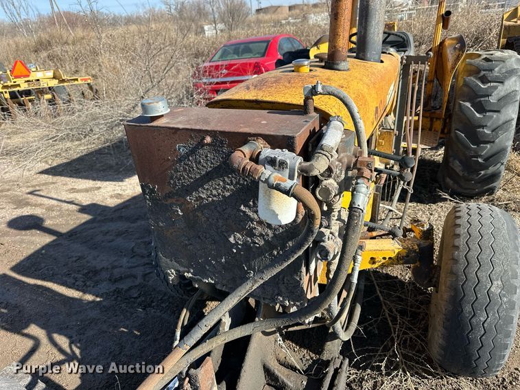 image for item NS9238 John Deere 401B tractor