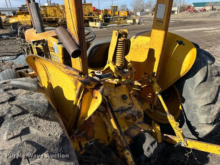 image for item NS9238 John Deere 401B tractor