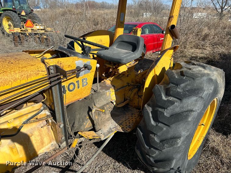 image for item NS9238 John Deere 401B tractor