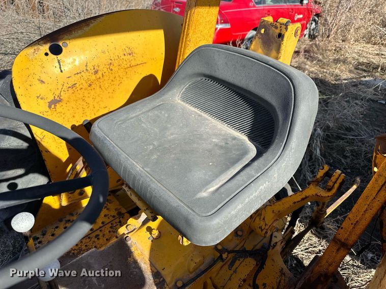 image for item NS9238 John Deere 401B tractor