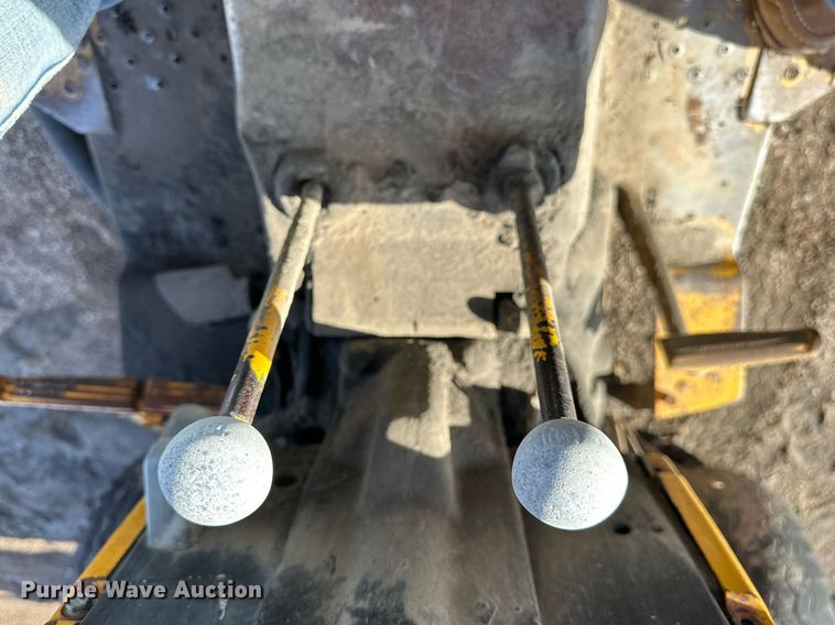 image for item NS9238 John Deere 401B tractor