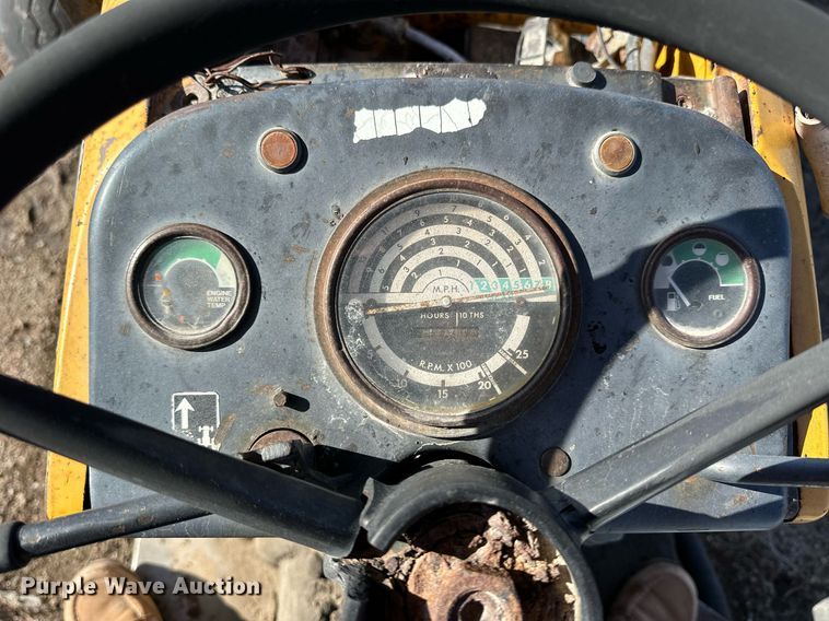 image for item NS9238 John Deere 401B tractor