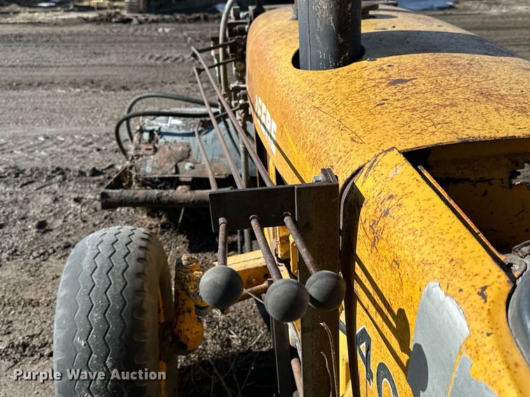 image for item NS9238 John Deere 401B tractor