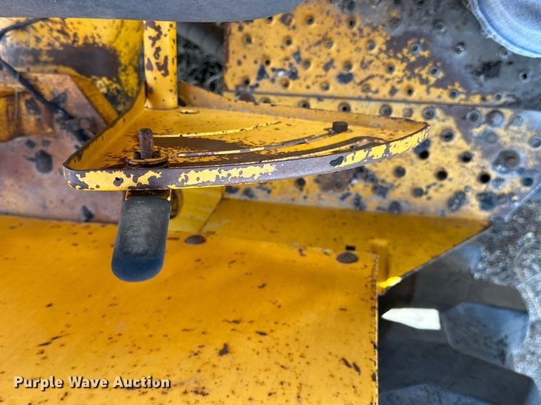 image for item NS9238 John Deere 401B tractor