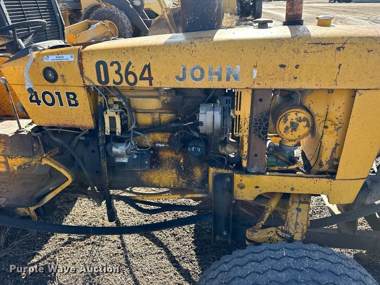 image for item NS9238 John Deere 401B tractor