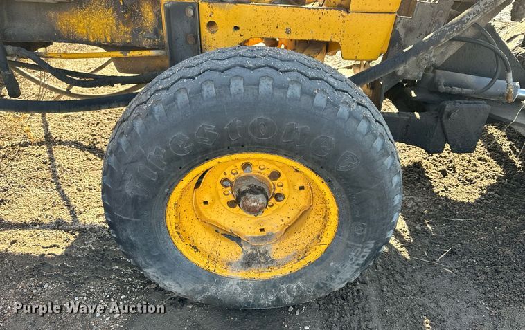 image for item NS9238 John Deere 401B tractor