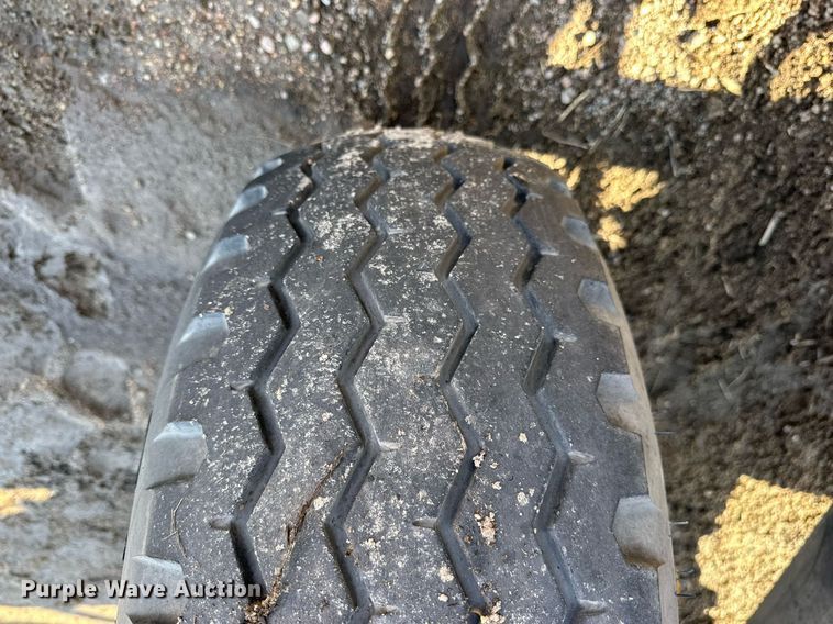 image for item NS9238 John Deere 401B tractor