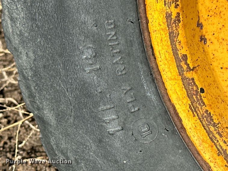 image for item NS9238 John Deere 401B tractor