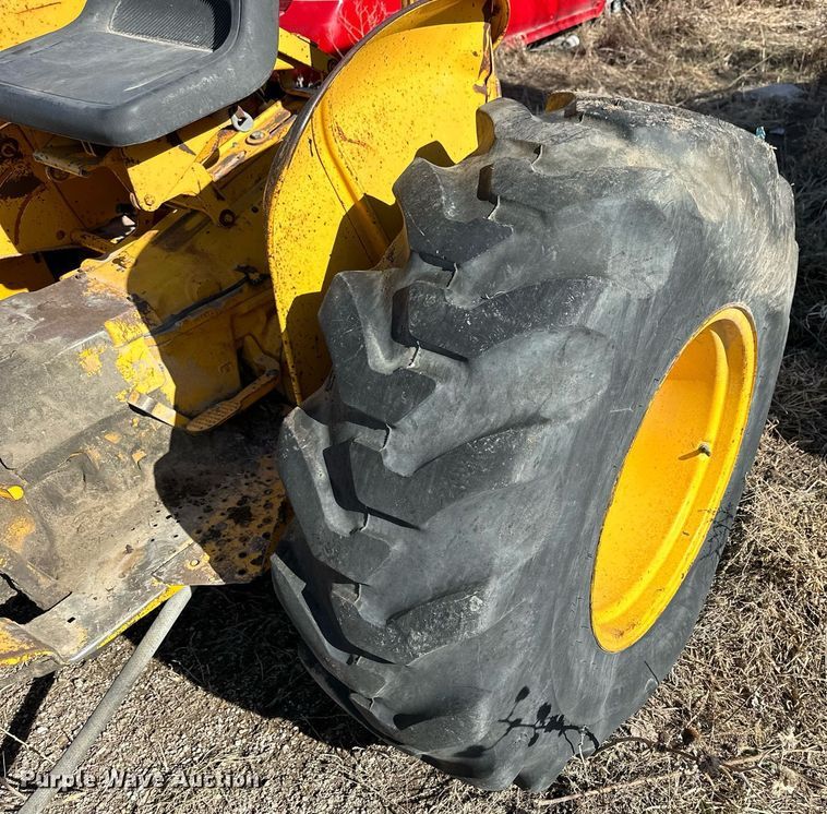 image for item NS9238 John Deere 401B tractor