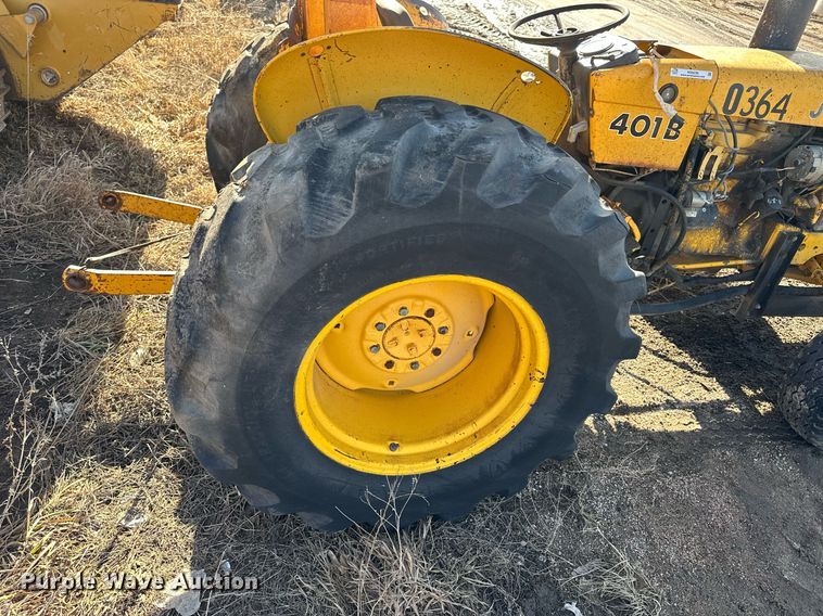 image for item NS9238 John Deere 401B tractor