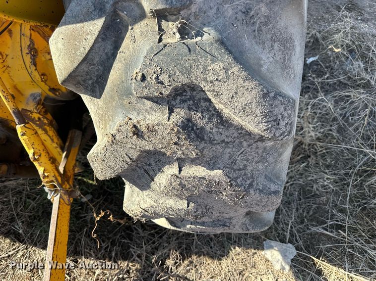 image for item NS9238 John Deere 401B tractor