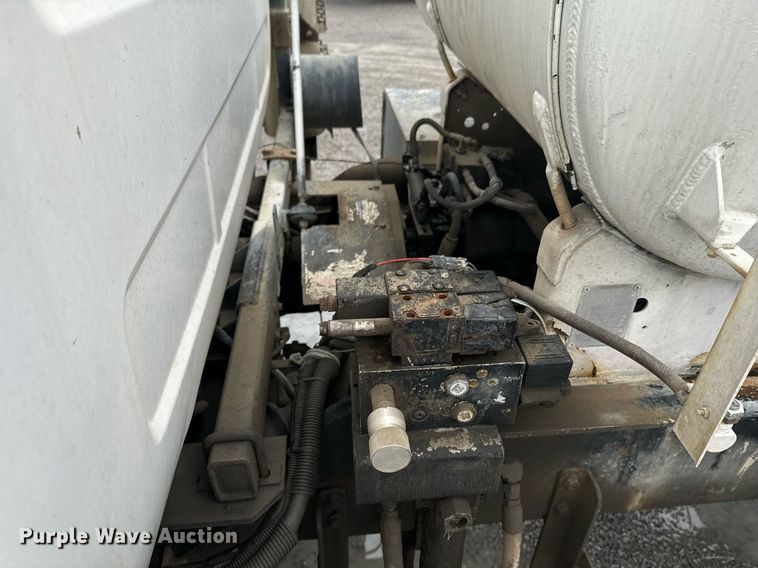 image for item OD9968 2000 Mack RD690S ready mix truck