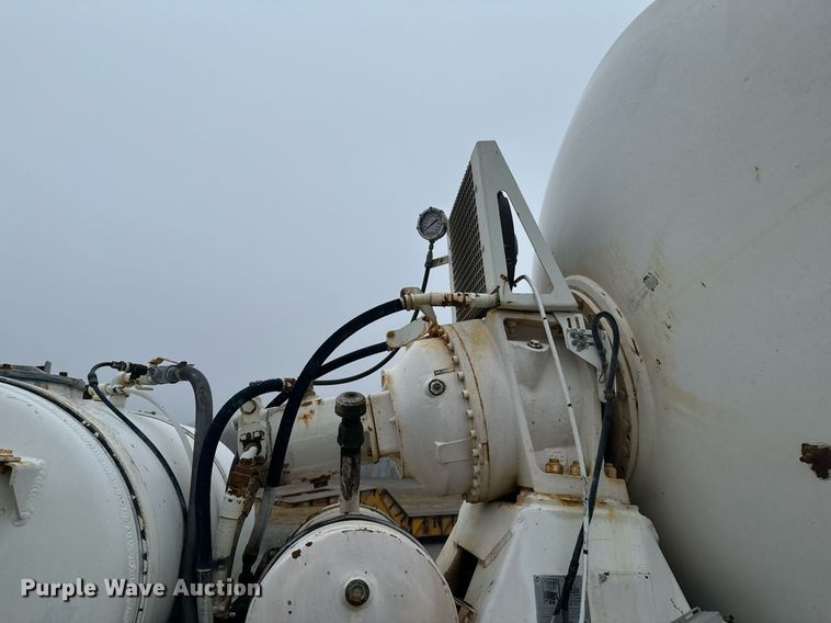 image for item OD9968 2000 Mack RD690S ready mix truck