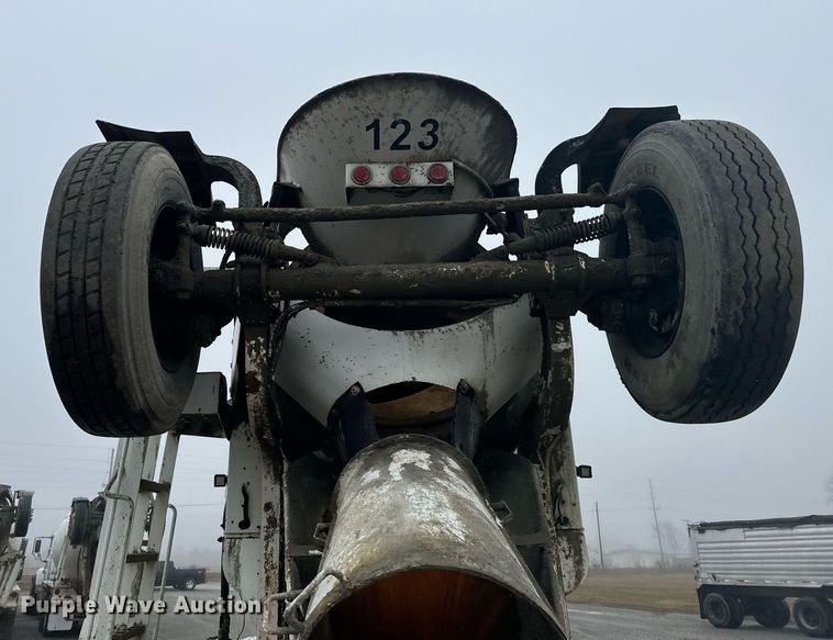 image for item OD9968 2000 Mack RD690S ready mix truck