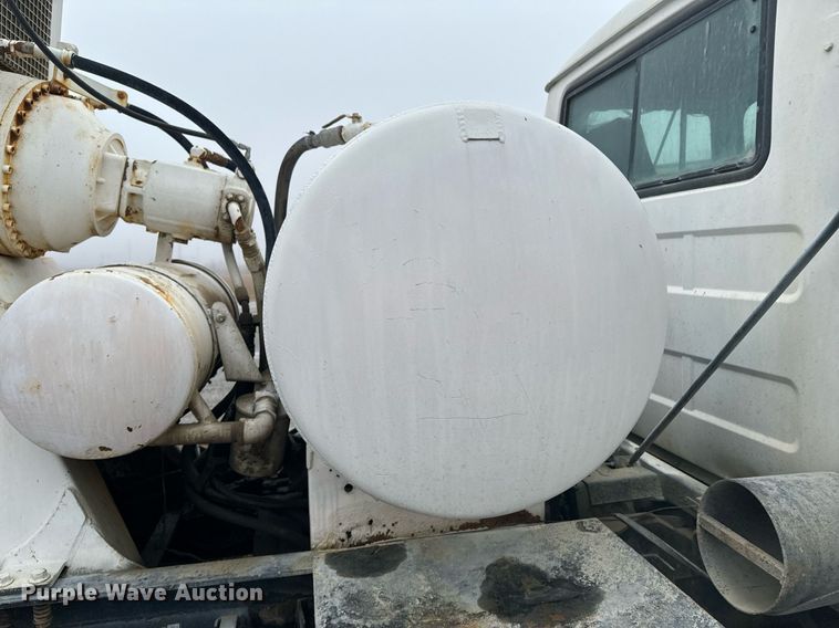 image for item OD9968 2000 Mack RD690S ready mix truck