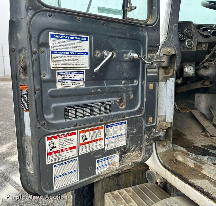 image for item OD9968 2000 Mack RD690S ready mix truck