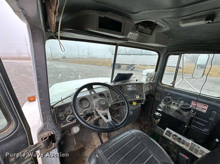 image for item OD9968 2000 Mack RD690S ready mix truck