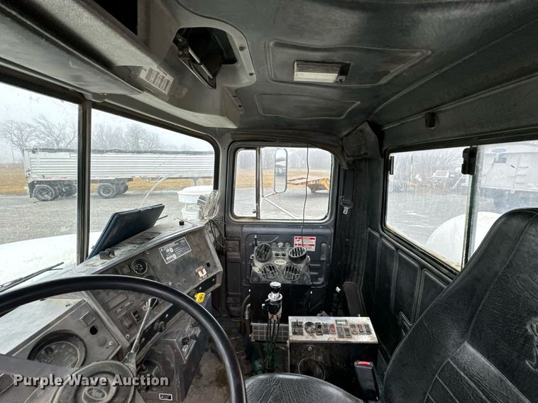 image for item OD9968 2000 Mack RD690S ready mix truck