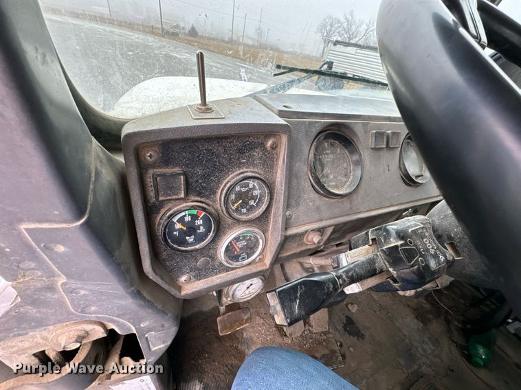 image for item OD9968 2000 Mack RD690S ready mix truck